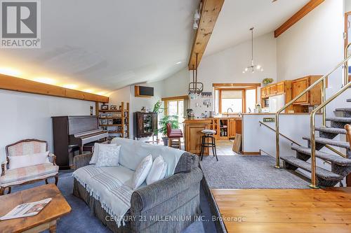 108 Timmons Street, Blue Mountains (Blue Mountain Resort Area), ON - Indoor Photo Showing Living Room