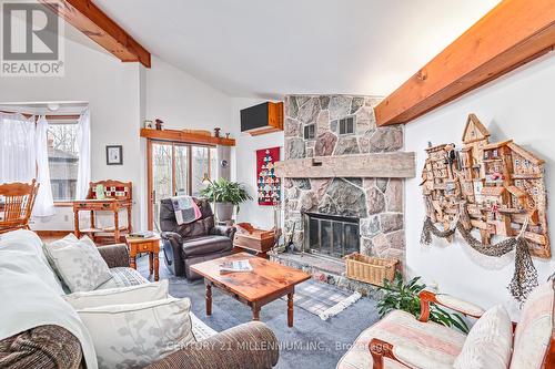 108 Timmons St, Blue Mountains, ON - Indoor Photo Showing Living Room With Fireplace