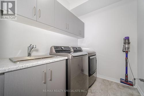40 Hopevalley Cres, Caledon, ON - Indoor Photo Showing Laundry Room