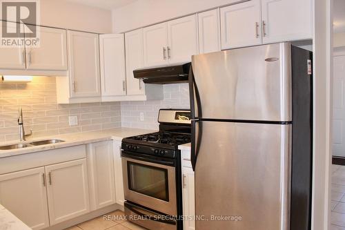 31 1/2 Thorold Rd, Welland, ON - Indoor Photo Showing Kitchen With Double Sink