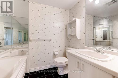 #307 -2121 Lakeshore Rd, Burlington, ON - Indoor Photo Showing Bathroom