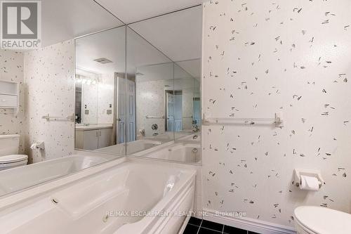 307 - 2121 Lakeshore Road, Burlington, ON - Indoor Photo Showing Bathroom