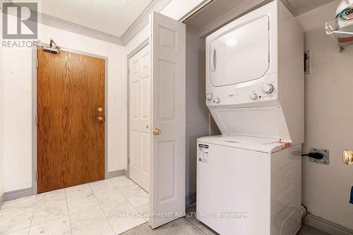 #307 -2121 Lakeshore Rd, Burlington, ON - Indoor Photo Showing Laundry Room