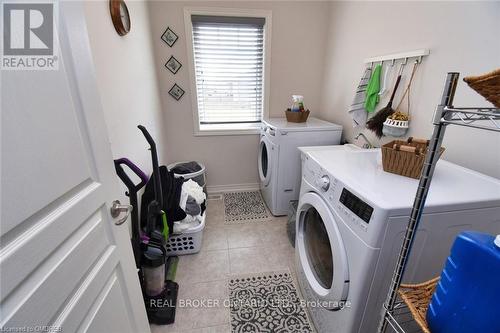 27 Spruce Cres, Welland, ON - Indoor Photo Showing Laundry Room