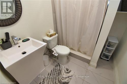 27 Spruce Cres, Welland, ON - Indoor Photo Showing Bathroom