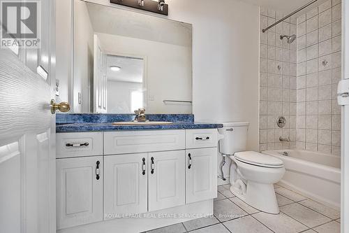 5304 Scotia Street, Burlington, ON - Indoor Photo Showing Bathroom