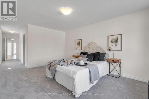 33 Mountainside Crescent, Whitby, ON - Indoor Photo Showing Bedroom