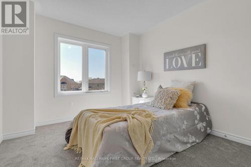 33 Mountainside Crescent, Whitby, ON - Indoor Photo Showing Bedroom
