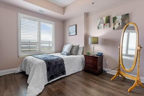 319 Highway 8|Unit #504, Stoney Creek, ON - Indoor Photo Showing Bedroom