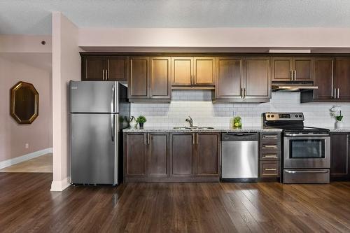 319 Highway 8|Unit #504, Stoney Creek, ON - Indoor Photo Showing Kitchen With Stainless Steel Kitchen