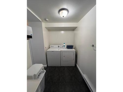 517 Carbonate Street, Nelson, BC - Indoor Photo Showing Laundry Room
