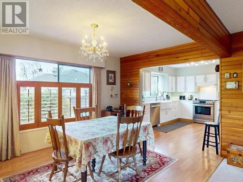 6943 Hammond Street, Powell River, BC - Indoor Photo Showing Dining Room