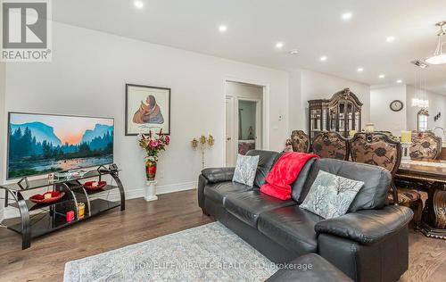 912 Burwell St, Fort Erie, ON - Indoor Photo Showing Living Room