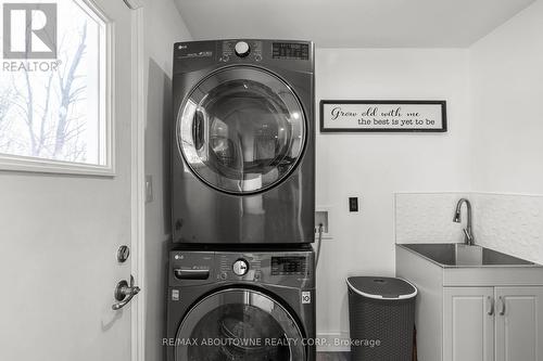 81 Royal Beech Drive, Wasaga Beach, ON - Indoor Photo Showing Laundry Room