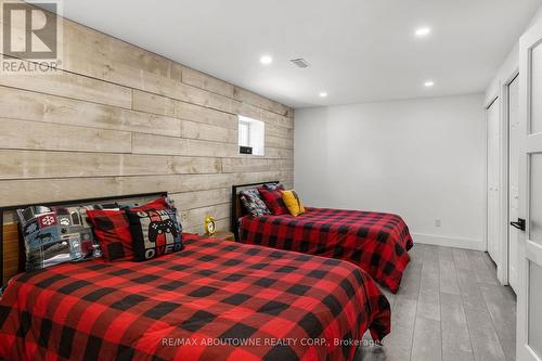 81 Royal Beech Drive, Wasaga Beach, ON - Indoor Photo Showing Bedroom