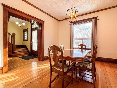 318 16Th Street, Brandon, MB - Indoor Photo Showing Dining Room