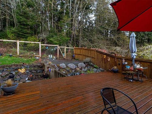 8030 Musgrave St, Crofton, BC - Outdoor With Deck Patio Veranda