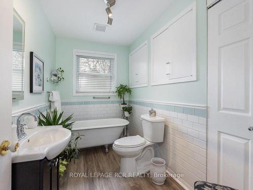 35 Milne Lane, East Gwillimbury, ON - Indoor Photo Showing Bathroom