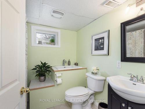 35 Milne Lane, East Gwillimbury, ON - Indoor Photo Showing Bathroom