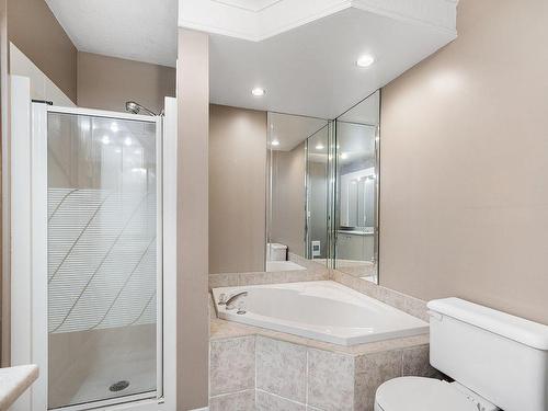 Bathroom - 1066 Boul. Alexis-Lebert, Saint-Jean-Sur-Richelieu, QC - Indoor Photo Showing Bathroom