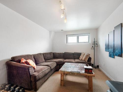 Living room - 1066 Boul. Alexis-Lebert, Saint-Jean-Sur-Richelieu, QC - Indoor Photo Showing Living Room