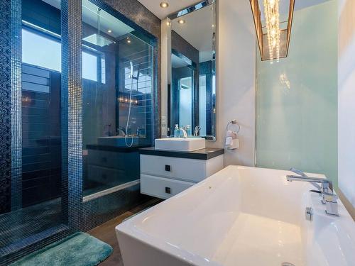 Ensuite bathroom - 7995 Rue De Lausanne, Brossard, QC - Indoor Photo Showing Bathroom
