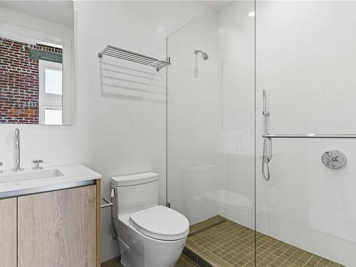 211-521 Courtney St, Victoria, BC - Indoor Photo Showing Bathroom