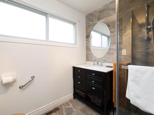 Salle de bains - 78 Av. Woodland, Beaconsfield, QC - Indoor Photo Showing Bathroom
