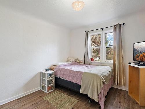 920 Lodge Ave, Saanich, BC - Indoor Photo Showing Bedroom