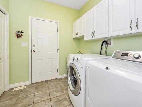 400 Winter Dr, Lake Cowichan, BC - Indoor Photo Showing Laundry Room