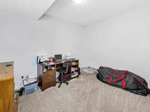 400 Winter Dr, Lake Cowichan, BC - Indoor Photo Showing Office