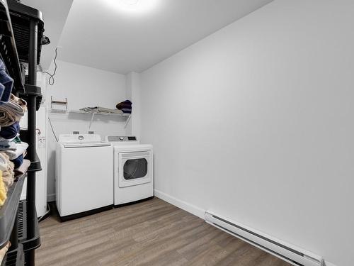 Salle de lavage - 40 Rue St-Émilion, Brownsburg-Chatham, QC - Indoor Photo Showing Laundry Room