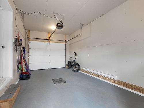 Garage - 40 Rue St-Émilion, Brownsburg-Chatham, QC - Indoor Photo Showing Garage