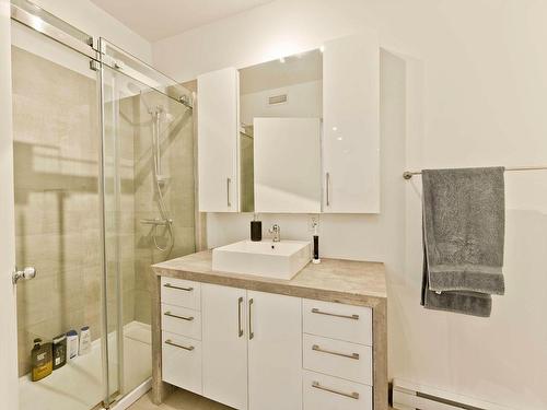 Dwelling - 208  - 210 Rue King O., Sherbrooke (Les Nations), QC - Indoor Photo Showing Bathroom