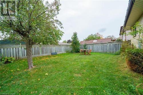 118 Ashley Cres, London, ON - Outdoor With Backyard