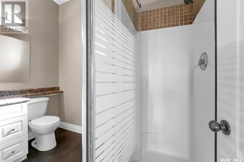 207 5Th Avenue E, Biggar, SK - Indoor Photo Showing Bathroom