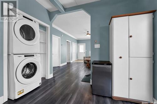 207 5Th Avenue E, Biggar, SK - Indoor Photo Showing Laundry Room