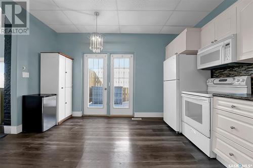 207 5Th Avenue E, Biggar, SK - Indoor Photo Showing Kitchen