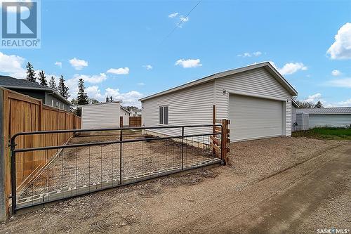 207 5Th Avenue E, Biggar, SK - Outdoor With Exterior