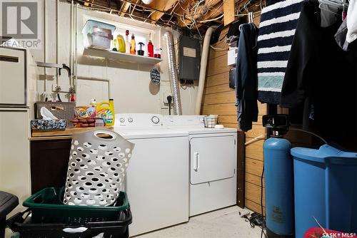 63 Borlase Crescent, Regina, SK - Indoor Photo Showing Laundry Room