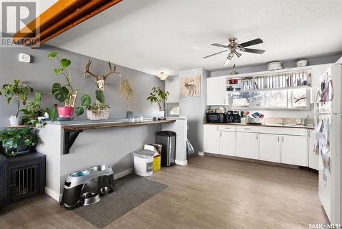 63 Borlase Crescent, Regina, SK - Indoor Photo Showing Kitchen