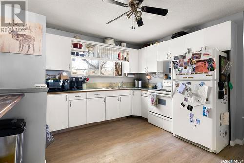 63 Borlase Crescent, Regina, SK - Indoor Photo Showing Kitchen With Double Sink