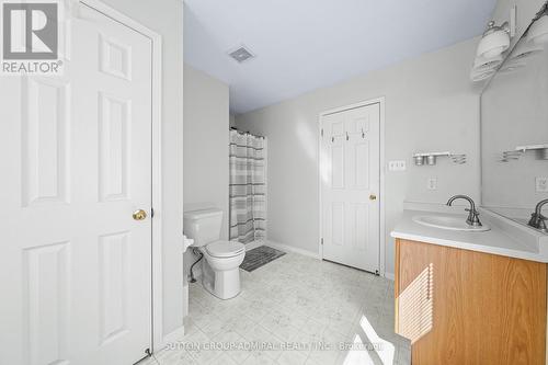 181 Country Lane, Barrie, ON - Indoor Photo Showing Bathroom