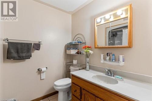363618 Lindenwood Road, Kemble, ON - Indoor Photo Showing Bathroom