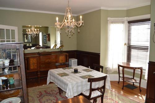 586 Central Ave, Grand Forks, BC - Indoor Photo Showing Dining Room