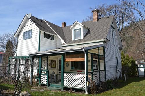 586 Central Ave, Grand Forks, BC - Outdoor With Deck Patio Veranda