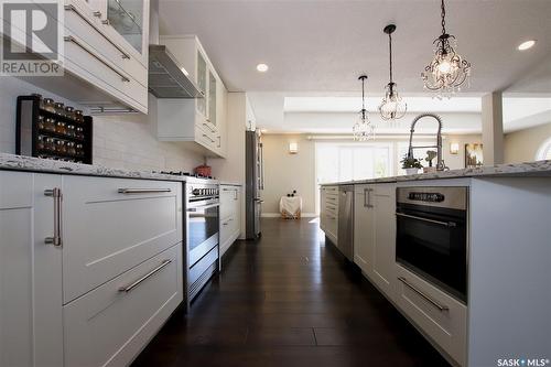 220 Battleford Trail, Swift Current, SK - Indoor Photo Showing Kitchen With Upgraded Kitchen