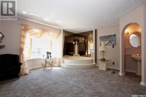 220 Battleford Trail, Swift Current, SK - Indoor Photo Showing Bedroom