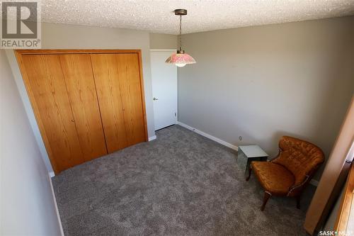 220 Battleford Trail, Swift Current, SK - Indoor Photo Showing Bedroom