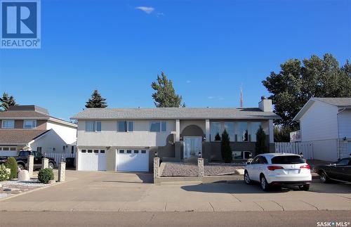 220 Battleford Trail, Swift Current, SK - Outdoor With Facade